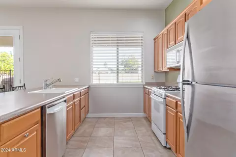 Kitchen - 3818 E Ivy Cir, Mesa, AZ 85205 photo 6 of 7
