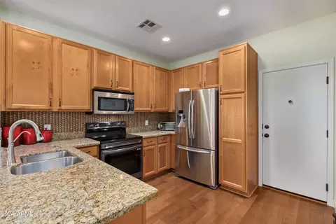 Kitchen - 3640 Edna Dr, Gilbert, AZ 85296 photo 2 of 5