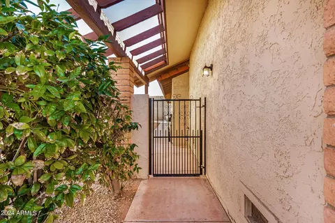 Exterior - 11429 S Ki Rd, Phoenix, AZ 85044 photo 9 of 16