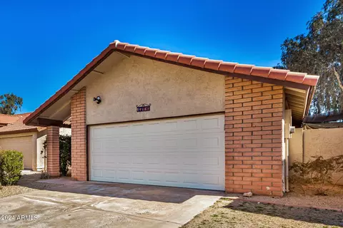 Exterior - 11429 S Ki Rd, Phoenix, AZ 85044 photo 3 of 16