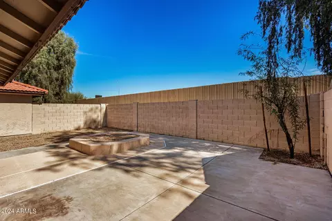 Exterior - 11429 S Ki Rd, Phoenix, AZ 85044 photo 12 of 16