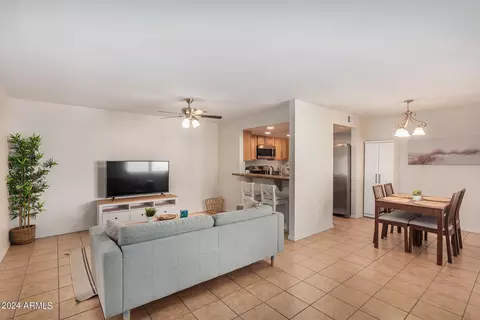 Living - 11429 S Ki Rd, Phoenix, AZ 85044 photo 2 of 4