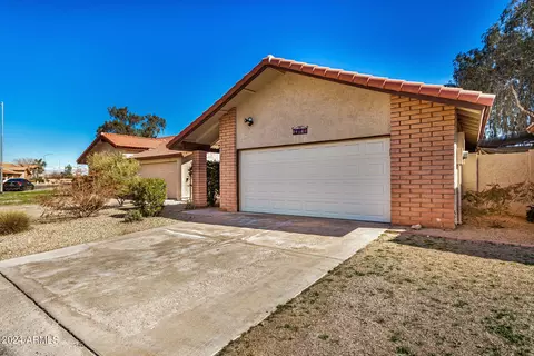 Exterior - 11429 S Ki Rd, Phoenix, AZ 85044 photo 4 of 16