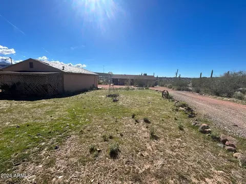 19219 E Indian Hills Dr, Black Canyon City, AZ 85324