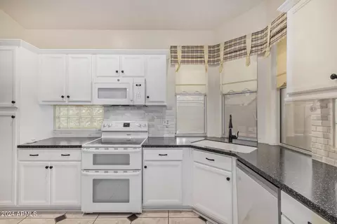Kitchen - 2312 E Silverwood Dr, Phoenix, AZ 85048 photo 2 of 6