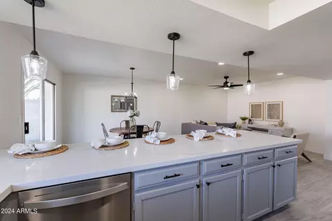 Kitchen - 3946 W Willow Ave, Phoenix, AZ 85029 photo 4 of 8