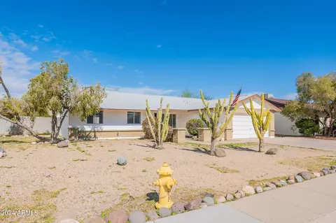 Exterior - 3946 W Willow Ave, Phoenix, AZ 85029 photo 3 of 13