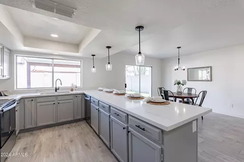 Kitchen - 3946 W Willow Ave, Phoenix, AZ 85029 photo 2 of 8