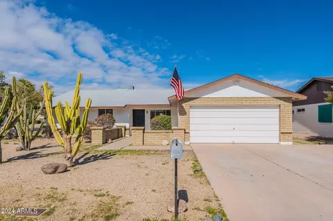 Exterior - 3946 W Willow Ave, Phoenix, AZ 85029 photo 2 of 13