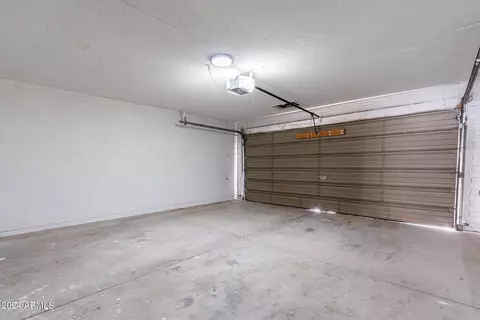 Exterior - 3946 W Willow Ave, Phoenix, AZ 85029 photo 6 of 13