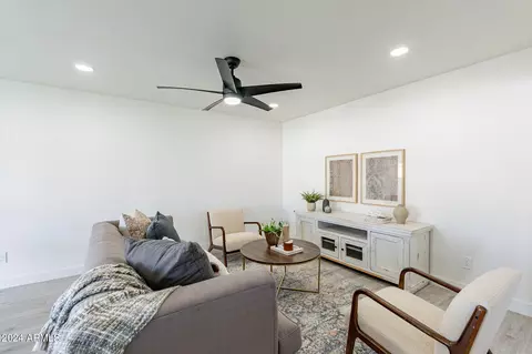 Living - 3946 W Willow Ave, Phoenix, AZ 85029 photo 2 of 9