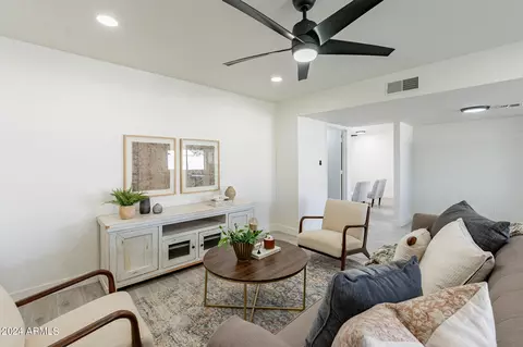 Living - 3946 W Willow Ave, Phoenix, AZ 85029 photo 3 of 9