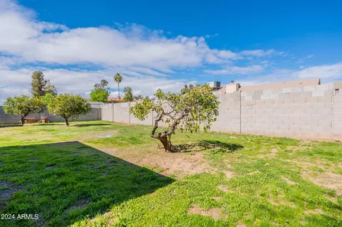 Exterior - 3946 W Willow Ave, Phoenix, AZ 85029 photo 9 of 13