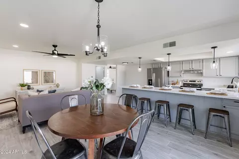Dining - 3946 W Willow Ave, Phoenix, AZ 85029 photo 3 of 5