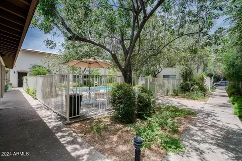 Exterior - 3637 E Monterosa St #4, Phoenix, AZ 85018 photo 5 of 7