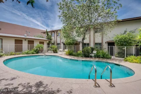 Exterior - 3637 E Monterosa St #4, Phoenix, AZ 85018 photo 4 of 7
