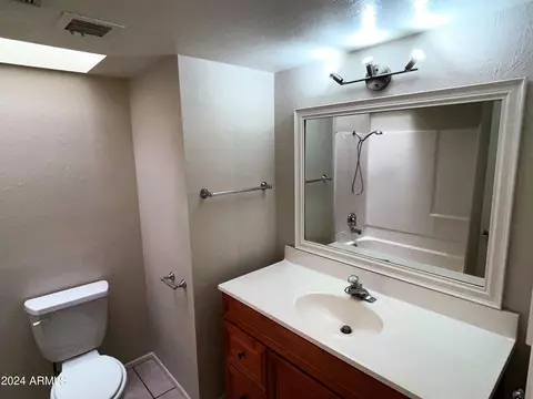 Bath - 3637 E Monterosa St #4, Phoenix, AZ 85018 photo 3 of 4