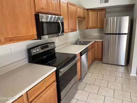 Kitchen - 3637 E Monterosa St #4, Phoenix, AZ 85018 photo 2 of 4