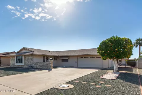 10729 W Hutton Dr, Sun City, AZ 85351