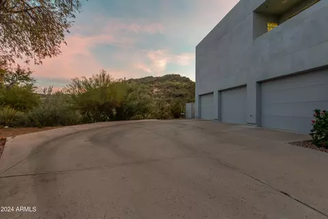 Exterior - 2245 E Vogel Ave, Phoenix, AZ 85028 photo 4 of 20