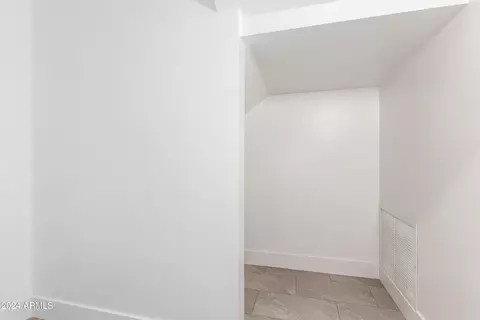 Bath - 2245 E Vogel Ave, Phoenix, AZ 85028 photo 6 of 6