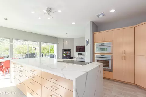 Kitchen - 2245 E Vogel Ave, Phoenix, AZ 85028 photo 5 of 7
