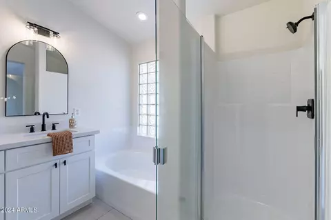 Bath - 1602 E Campbell Ave, Gilbert, AZ 85234 photo 2 of 3