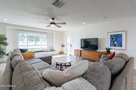8520 E Oak St, Scottsdale, AZ 85257