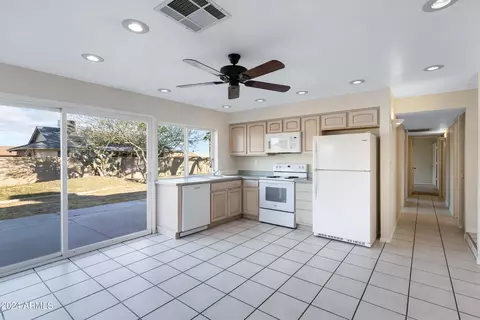 Kitchen - 5126 E Tano St, Phoenix, AZ 85044 photo 1 of 4