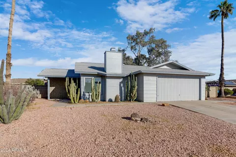 Exterior - 5126 E Tano St, Phoenix, AZ 85044 photo 2 of 10