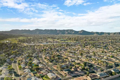 View/Area - 5126 E Tano St, Phoenix, AZ 85044 photo 9 of 12