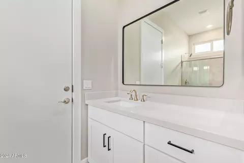 Bath - 1650 E Minton St, Mesa, AZ 85203 photo 10 of 13
