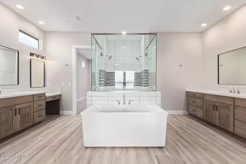 Bath - 1650 E Minton St, Mesa, AZ 85203 photo 1 of 13