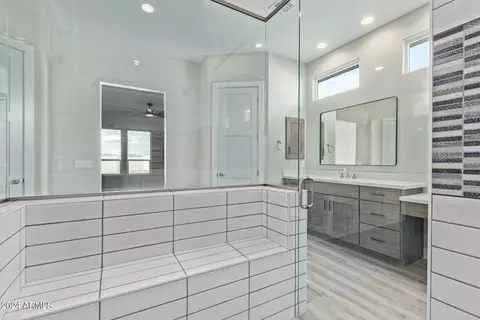 Bath - 1650 E Minton St, Mesa, AZ 85203 photo 2 of 13
