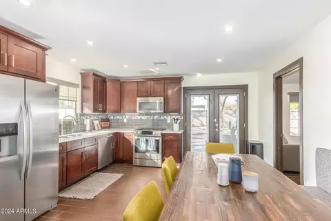 1014 E Mitchell Dr, Phoenix, AZ 85014 photo 2