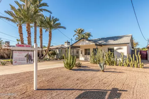 1014 E Mitchell Dr, Phoenix, AZ 85014 photo 3