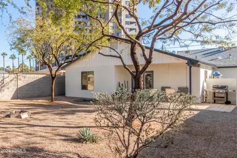 1014 E Mitchell Dr, Phoenix, AZ 85014 photo 27