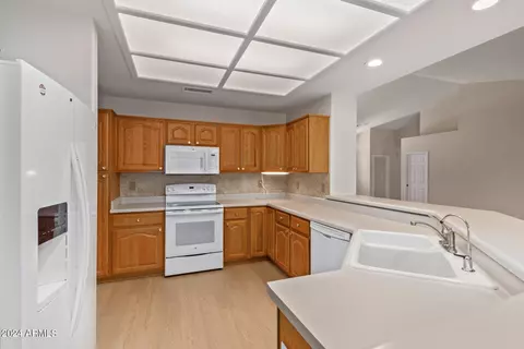 Kitchen - 11538 E Navarro Ave, Mesa, AZ 85209 photo 2 of 3