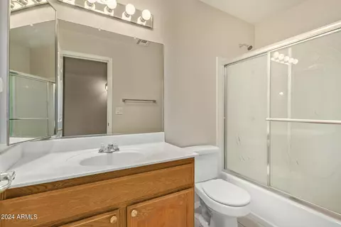 Bath - 11538 E Navarro Ave, Mesa, AZ 85209 photo 4 of 5