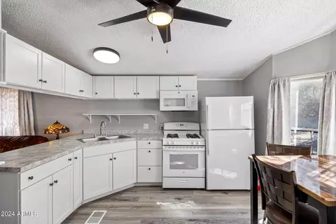 2977 Hunters Rd, Overgaard, AZ 85933 photo 9