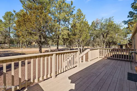 2977 Hunters Rd, Overgaard, AZ 85933 photo 4