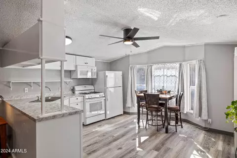 2977 Hunters Rd, Overgaard, AZ 85933 photo 8