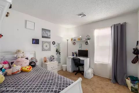 Bedroom - 4439 E Tanglewood Dr, Phoenix, AZ 85048 photo 6 of 7