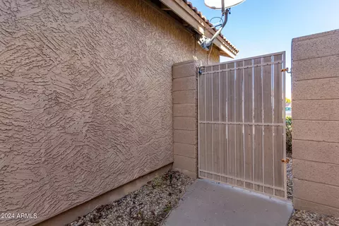Exterior - 4439 E Tanglewood Dr, Phoenix, AZ 85048 photo 6 of 14