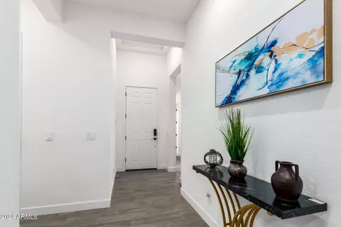 3425 E Crest Ln, Phoenix, AZ 85050 photo 6
