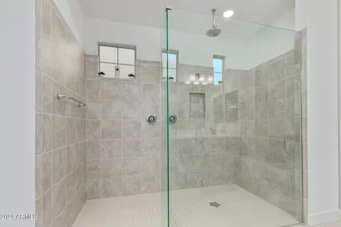 3425 E Crest Ln, Phoenix, AZ 85050 photo 16
