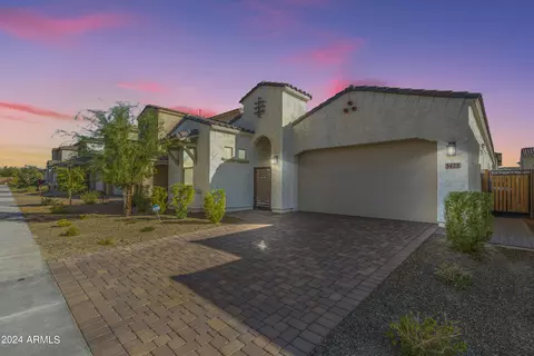 3425 E Crest Ln, Phoenix, AZ 85050