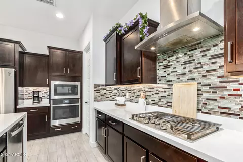 3425 E Crest Ln, Phoenix, AZ 85050 photo 8