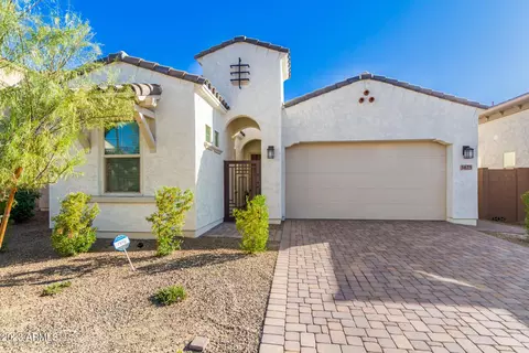 3425 E Crest Ln, Phoenix, AZ 85050 photo 24
