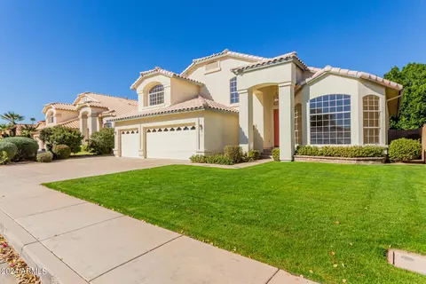 Exterior - 246 S Cobblestone Dr, Gilbert, AZ 85296 photo 2 of 7